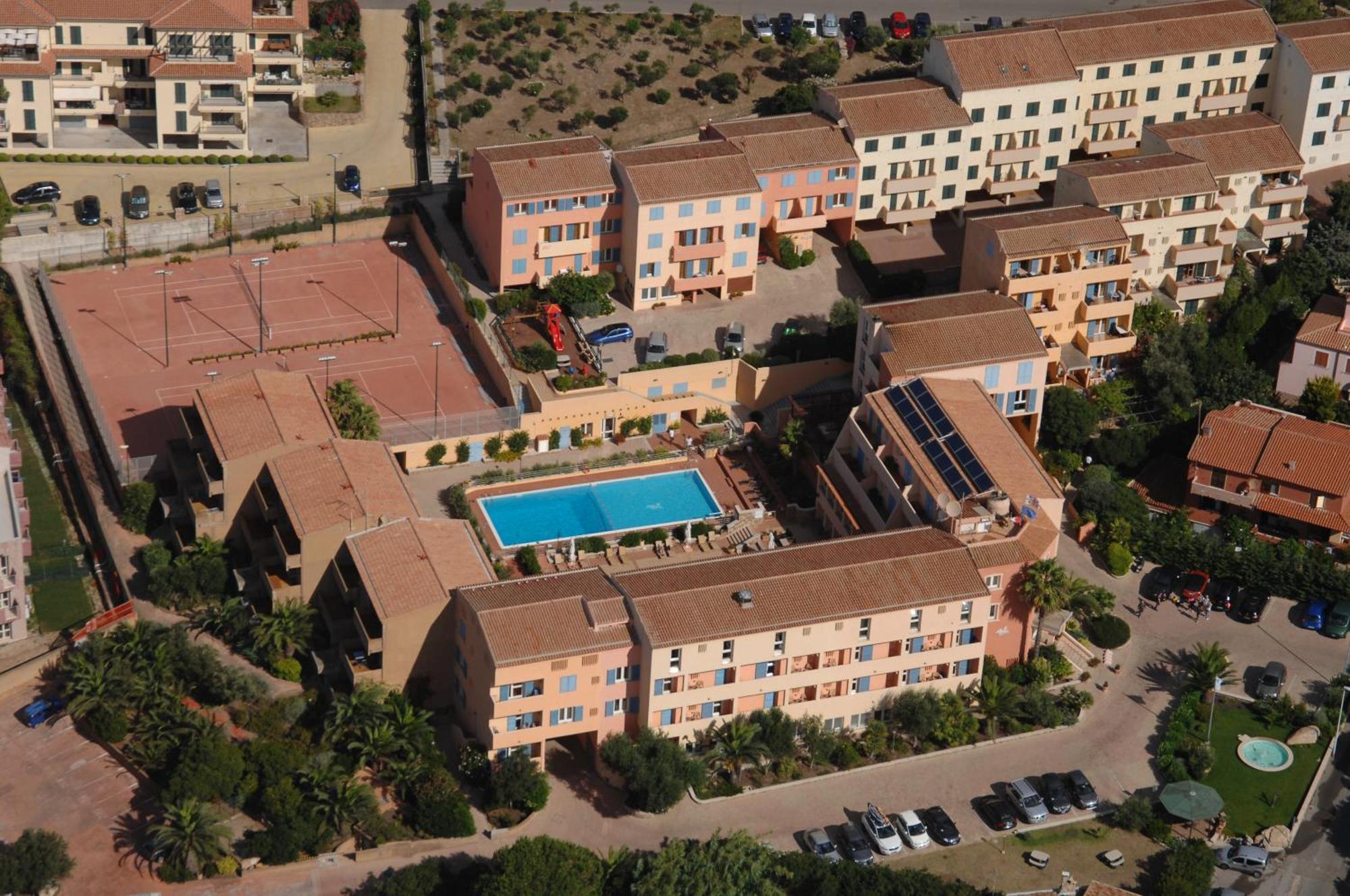 Le Nereidi Hotel & Residence Con Piscina-Tennis-Fitness-Parcheggio Coperto-Sala Conferenze La Maddalena  Eksteriør bilde