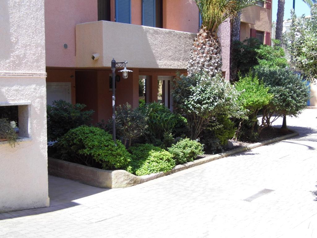 Le Nereidi Hotel & Residence Con Piscina-Tennis-Fitness-Parcheggio Coperto-Sala Conferenze La Maddalena  Eksteriør bilde